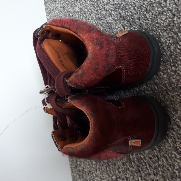 NWT Girl Art Boots - Picture 3 of 4